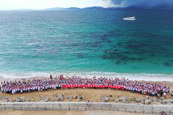 宏达集团25周年庆庆典--千人包机游海南
